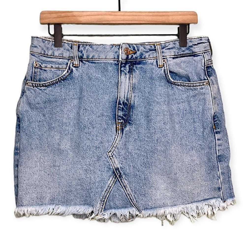 Mango Women’s Denim Raw Hem Mini Skirt in Light Wash Size Small‎